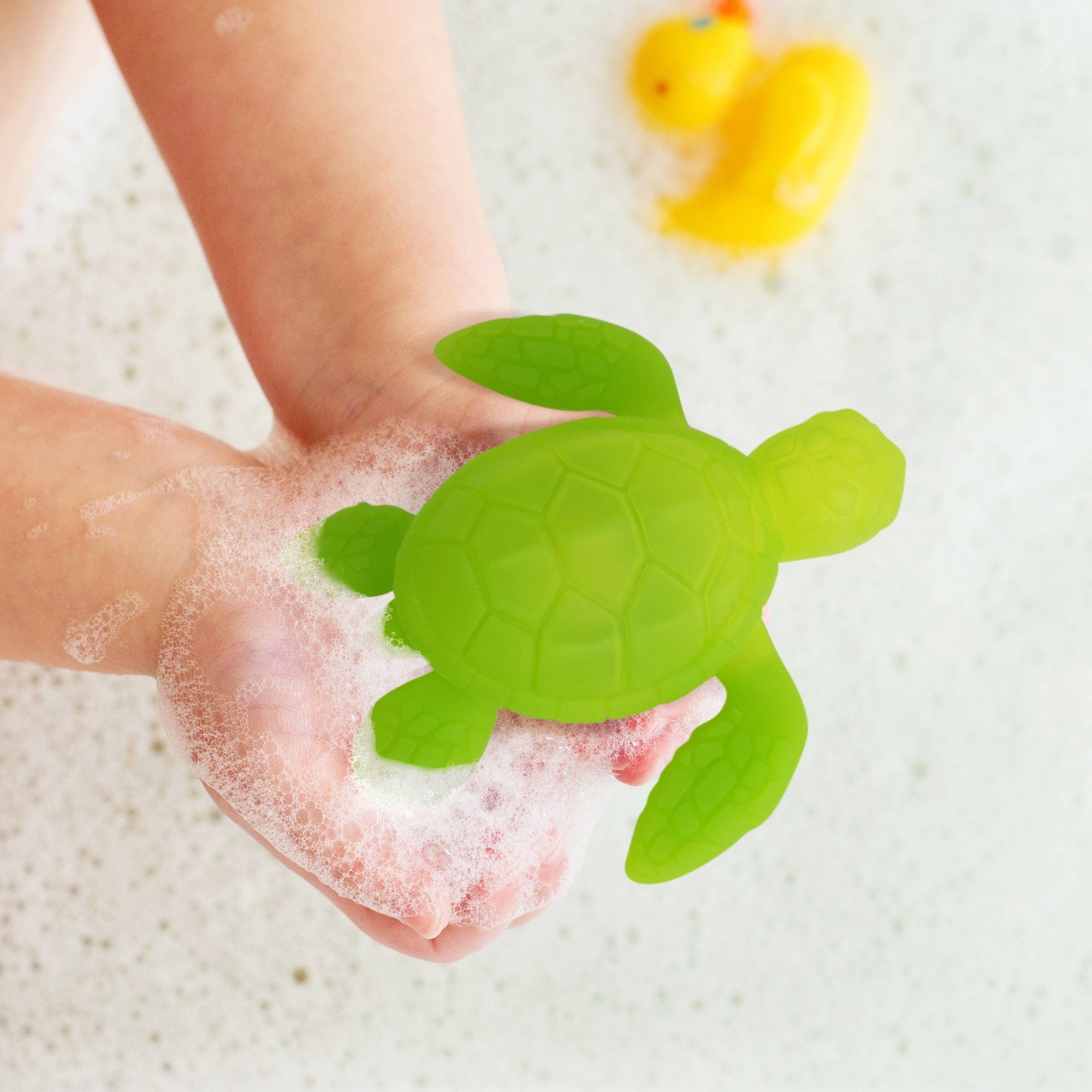 TUB TURTLE | A glowing bath & pool toy – Genuine Fred