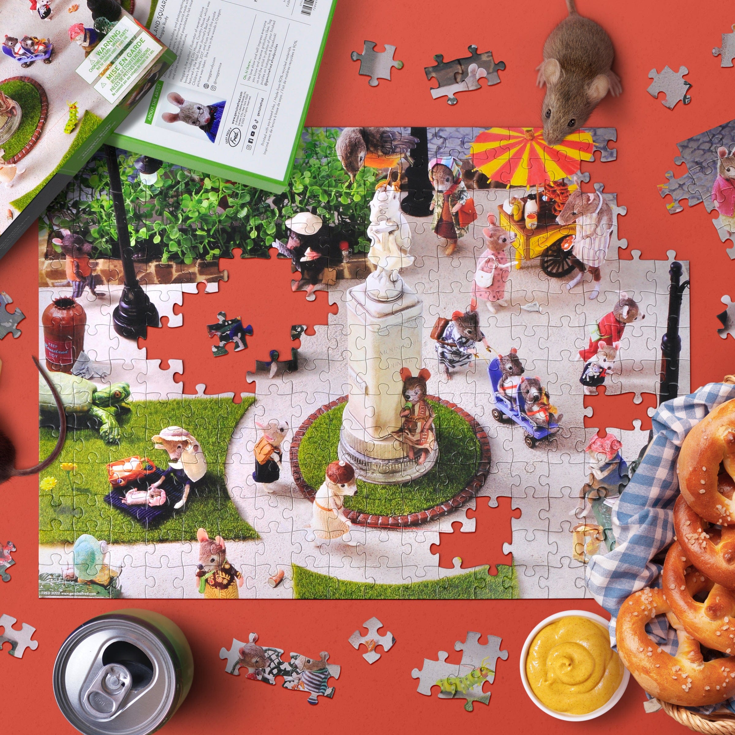 250 PIECE PUZZLE: MOUSELAND SQUARE